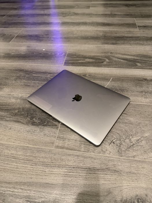 Нерабочий Macbook pro m1 16/256