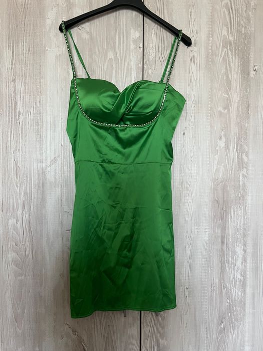 Сатенена рокля нова