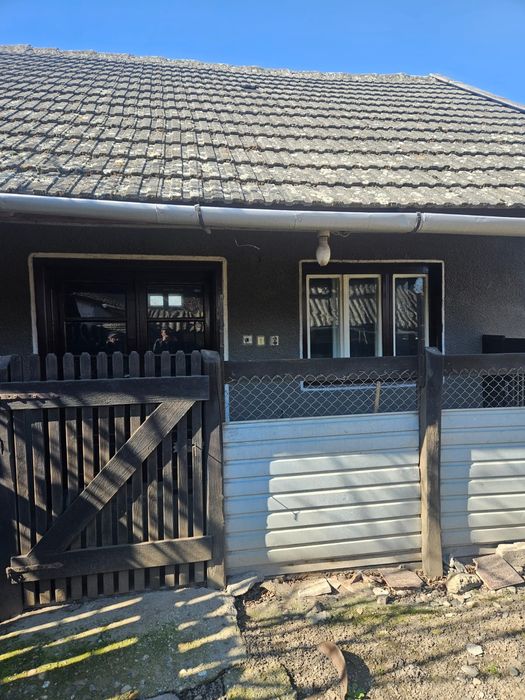 Casa de vanzare, cititi descrierea