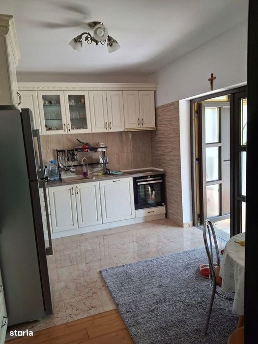Casa cu etaj la Hudum