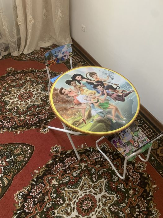 Детский игральный столик со студьями.