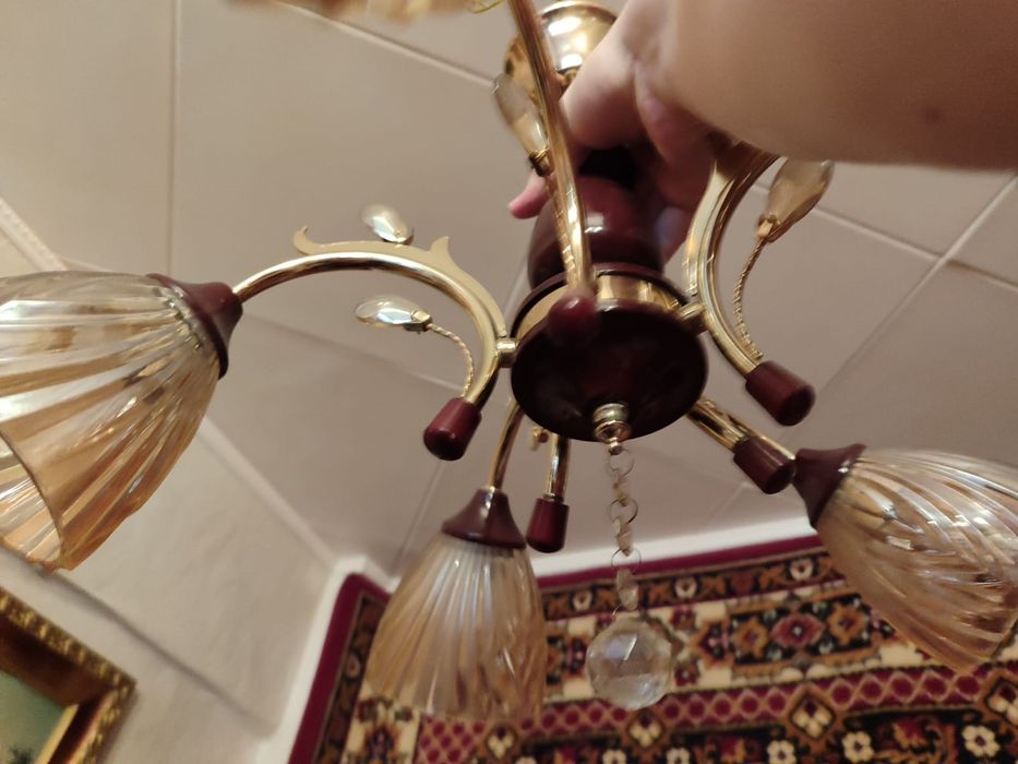 Продам пяти рожковую люстру