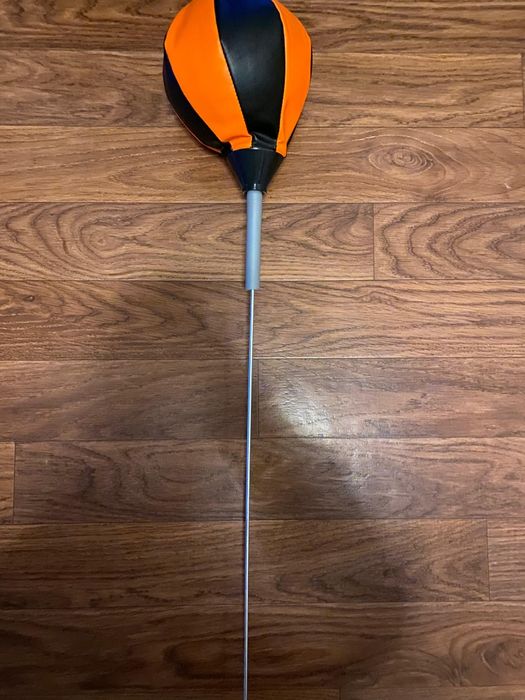 Продаю Боксёрские перчатки бука и грушу