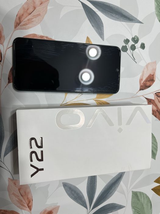 Продам Телефон Vivo Y22