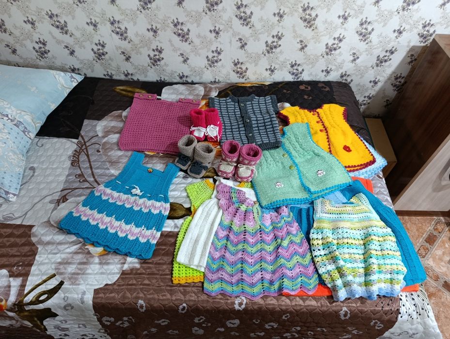 Продаются детские вязанные вещи
