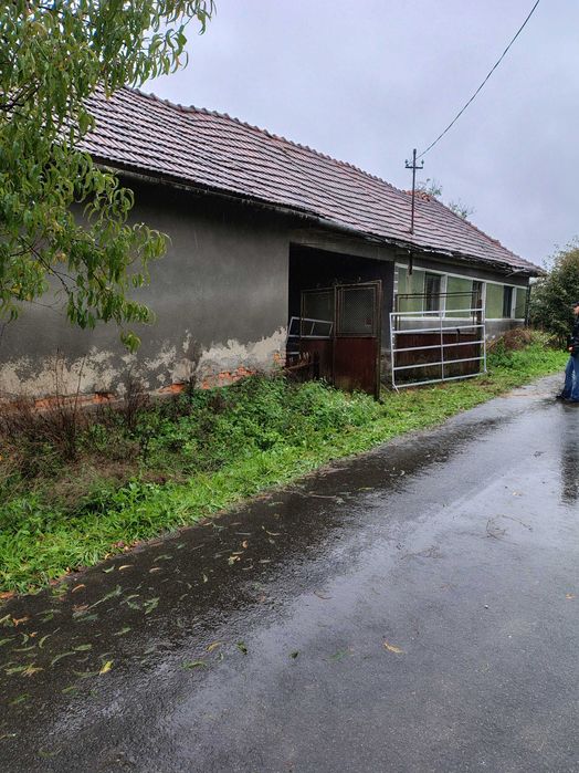 Casă cu teren 2 hectare intravilan