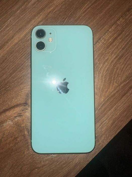 Продам Айфон 11. 128 гб