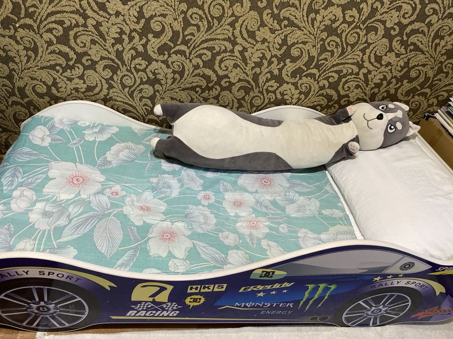 Продам кровать-машину.