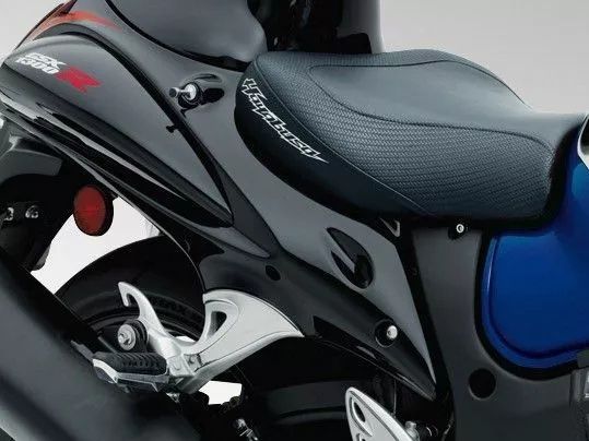Suzuki GSXR1300 Hayabusa Комфортна седалка