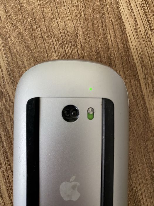 Maus Apple defect se conecteaza dar nu misca sageata .