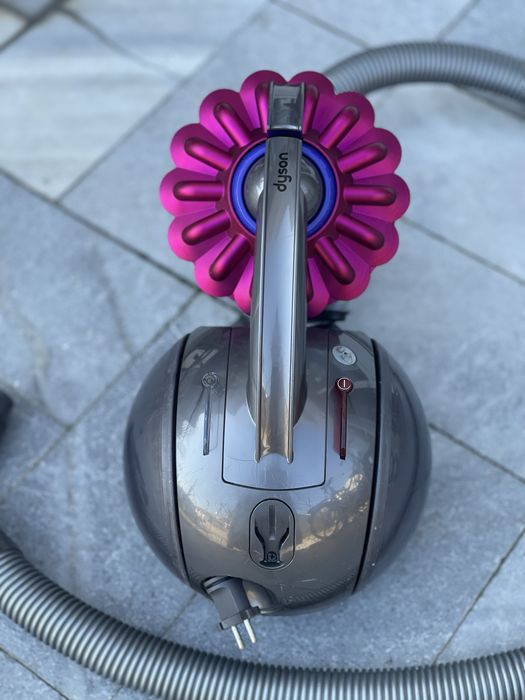 Прахосмукачка DYSON Ball DC33