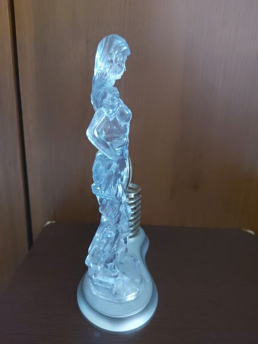 Часы настольные с пеналом.