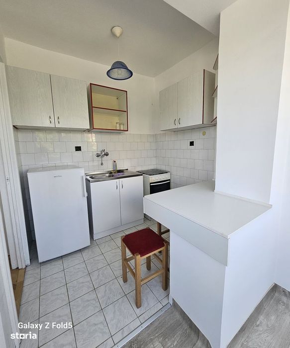 De închiriat – Garsonieră decomandată | Bulevardul Dacia