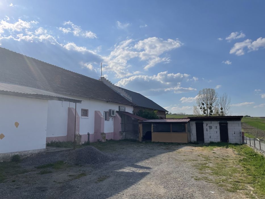Ofer spre vanzare spațiu