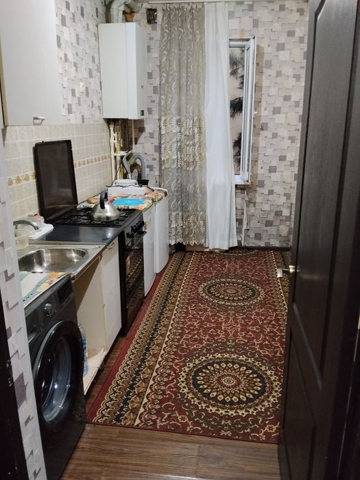 Qorasu 6.  1 xonali kvartira sotiladi