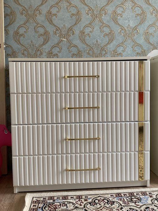 Кроват и камотмен