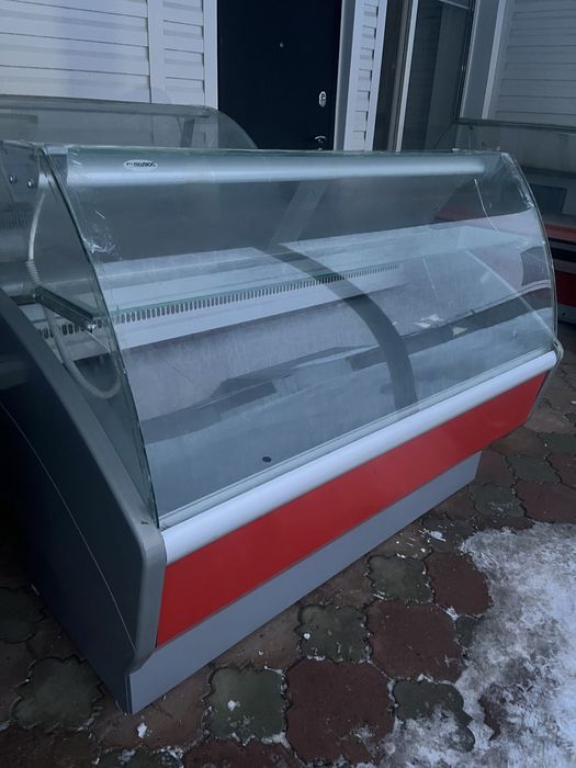 Продам витринные холодильники бу