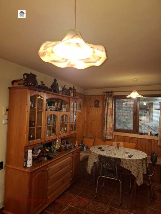 Къща за продажба в с.Искрец