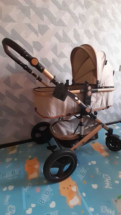 Коляска почти новая качественная!