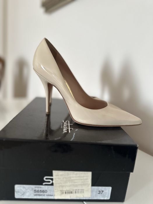 Женские лакированные туфли