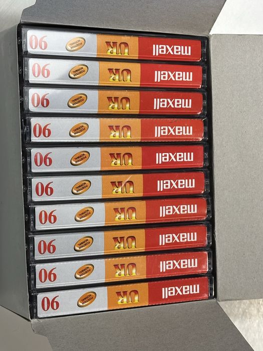 Аудиокасетки Maxell UR90
