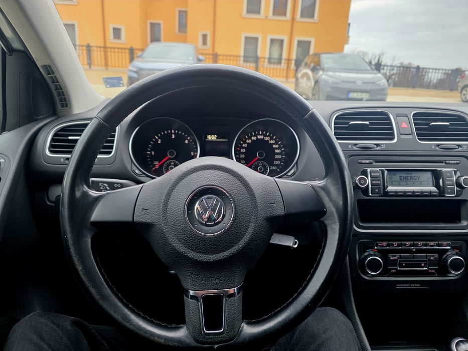 VW Golf 6 *2.0TDI * Парктроник * Ръчка