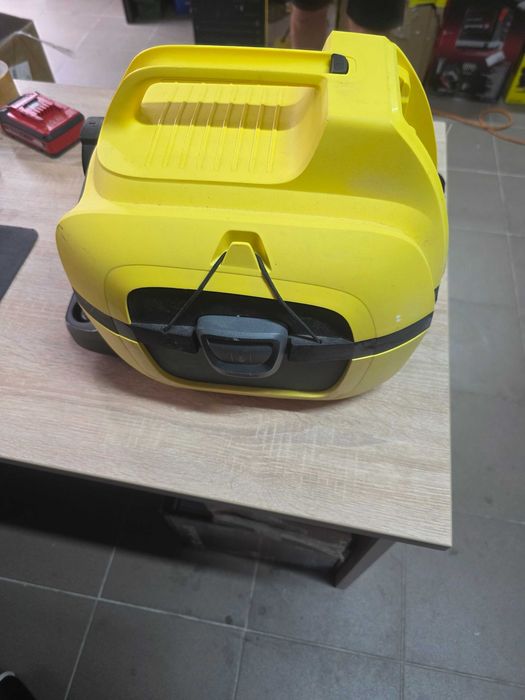 Aspirator umed si uscat Karcher WD 1