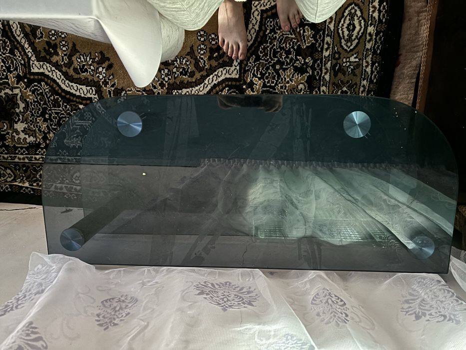 Столик под телевизор