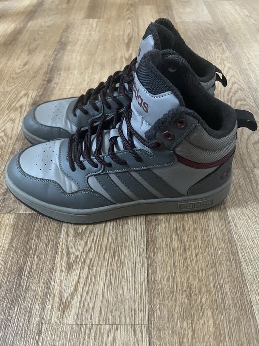 Продам ботинки адидас оригинальные