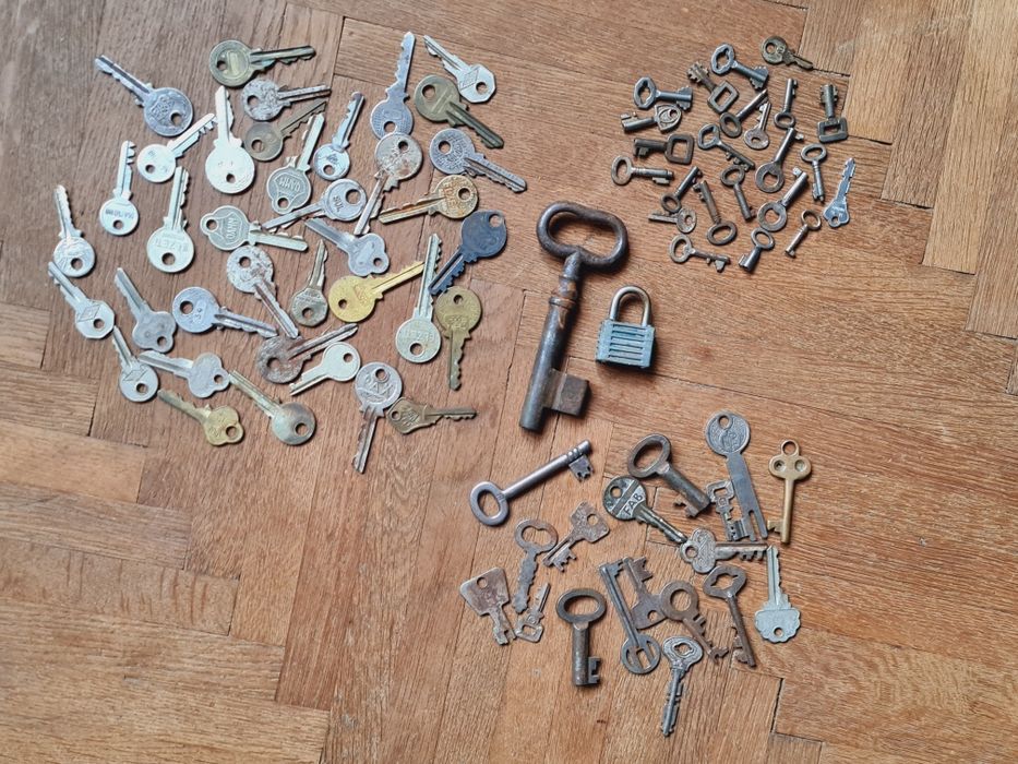 Lot chei vechi, colectie, decor, recuzita