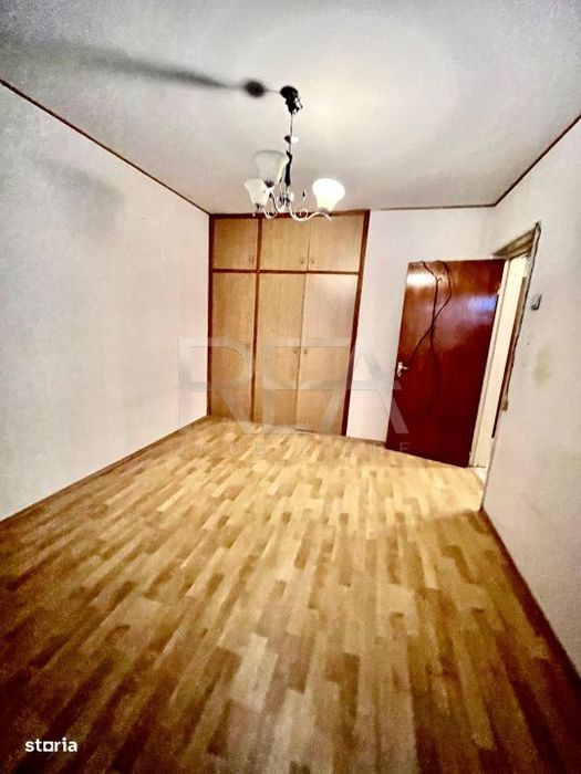 Apartament 3 camere dec Berceni /  Emil Racovita