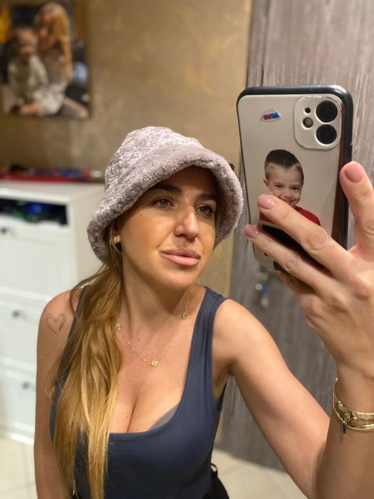 Дамска шапка Prada