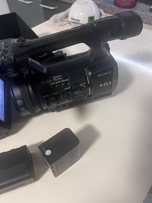 Camera video sony la HDR- AX2000