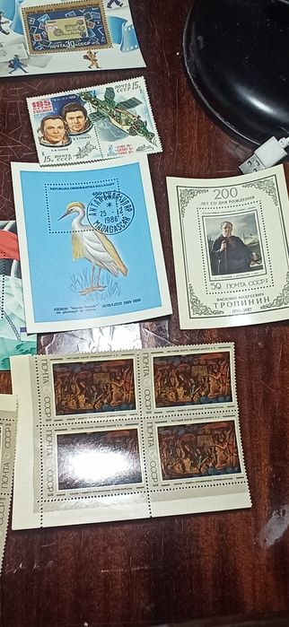 Продам марки почтовые одним лотом 1000 сум 1 марка