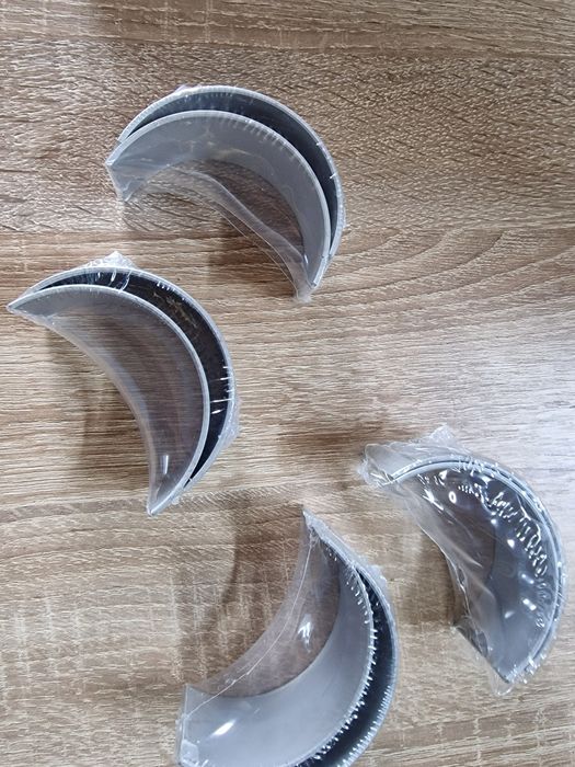 Cuzineti biela palier pentru toată gama de tractoare 
10
3010 (-> 1229