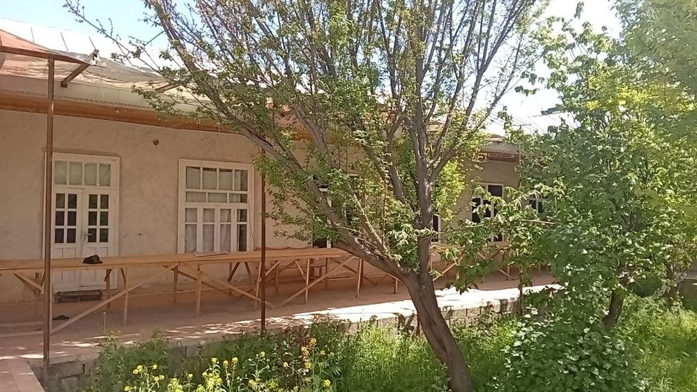 Ургут тумани Гоз кишлогида срочно Уй сотилмокда