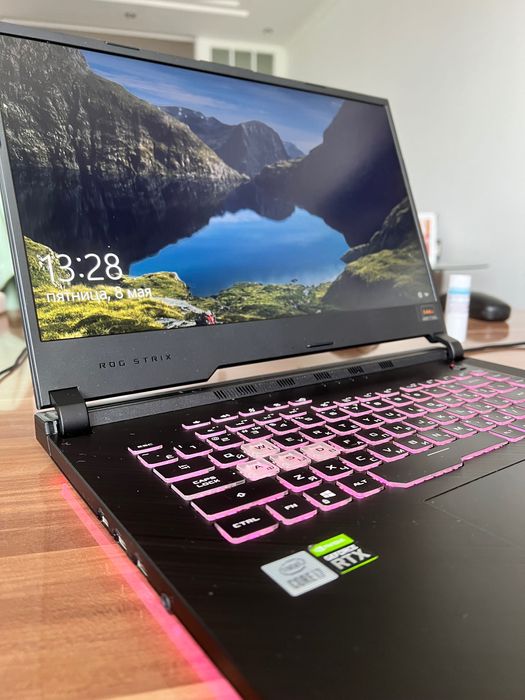 Ноутбук ASUS Rog Strix G512LW