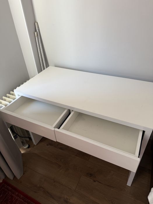 Туалетный столик