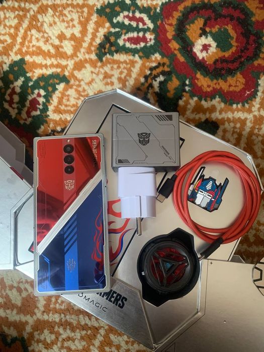 Red magic 8 pro + Tansformers Optimus prime limited edition 16/512 gb