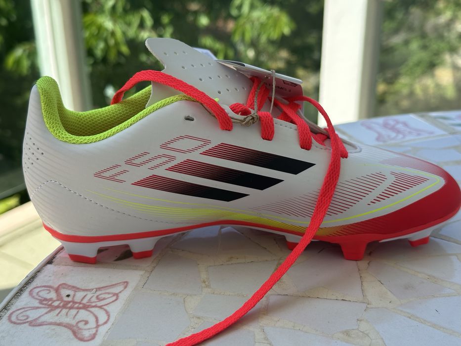 Професионални Бутонки за футбол размер 35 , 21 см