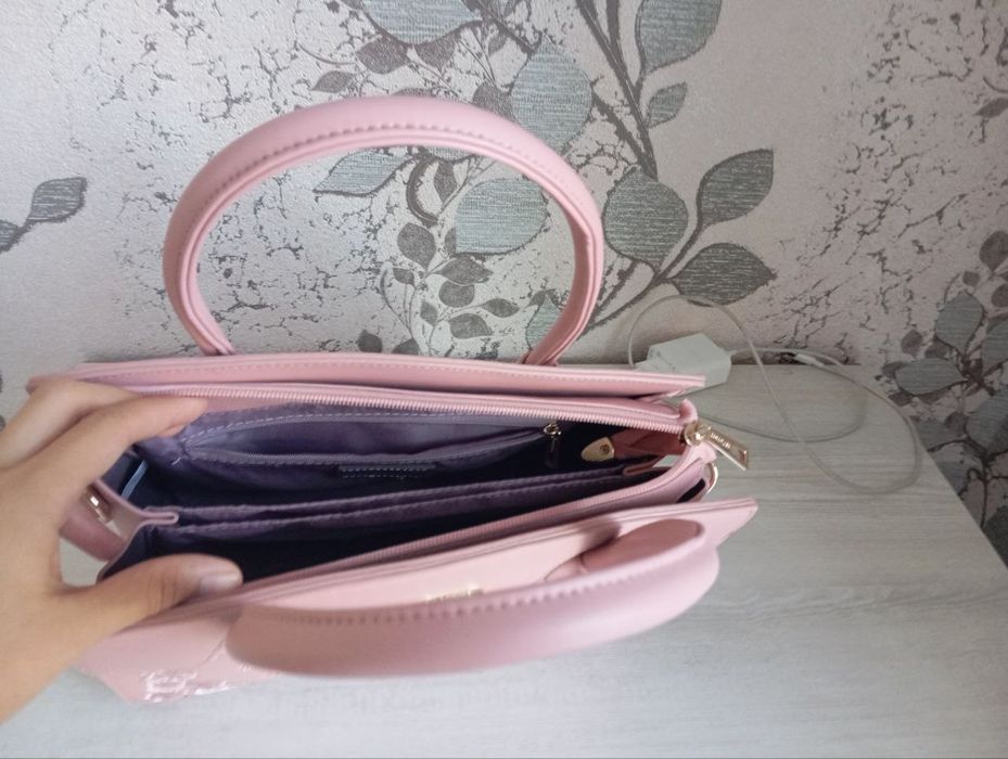 Сумка розовая с застежкой
