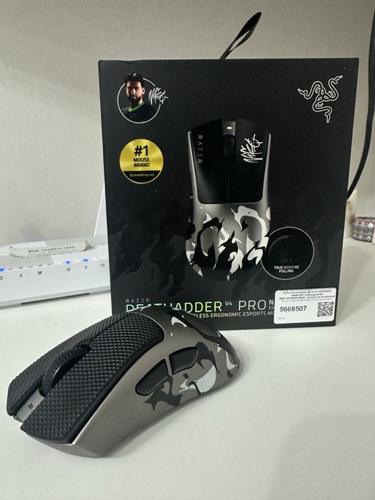 Razer deathadder v4 pro niko edition