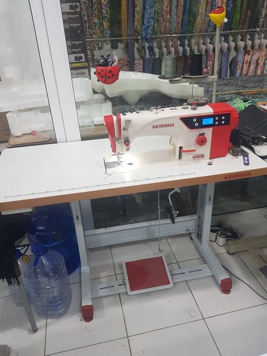 Tikuv mashinasi sotiladi