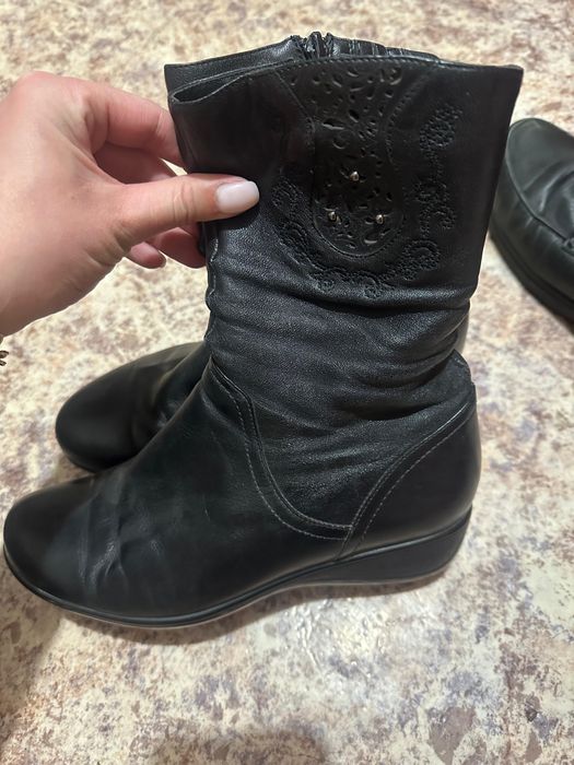 Отдам обувь 38 размер