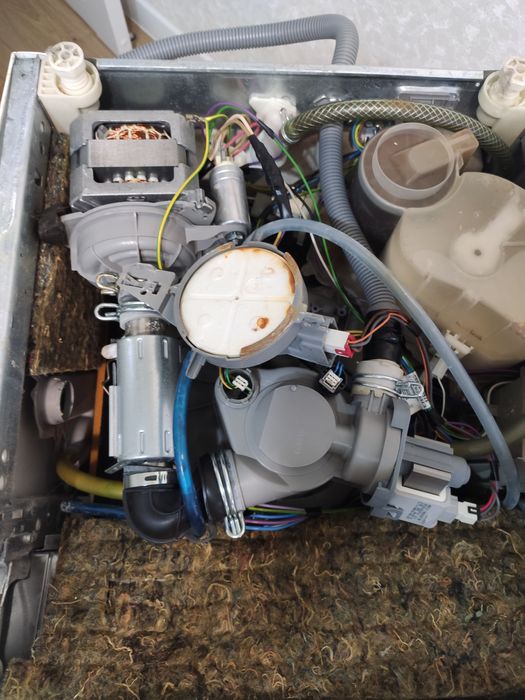 Посудомоечная машинка Beko DSFS 6530