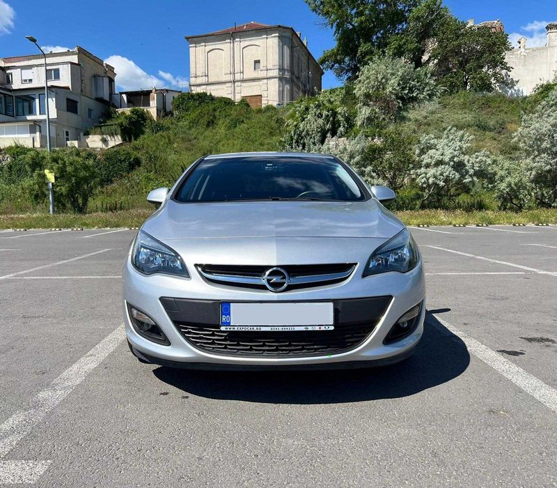 Opel astra J / 1.6 Benzina / 14000 km / primul proprietar