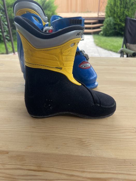 Горнолыжные детские ботинки