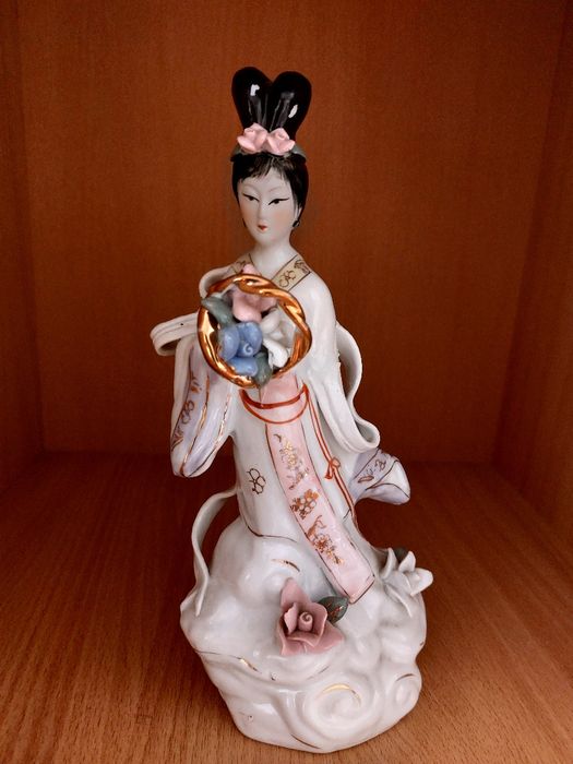 Продам статуэтку