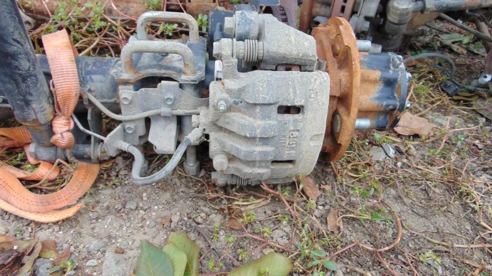 Etrieri Isuzu n35 npr nqr nkr nlr etrier spate stanga dreata isuzu autoutilitara