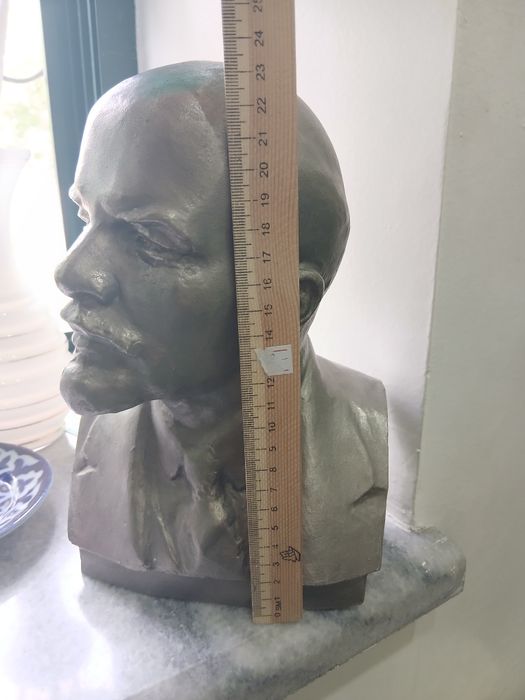 Продам бюст Ленина